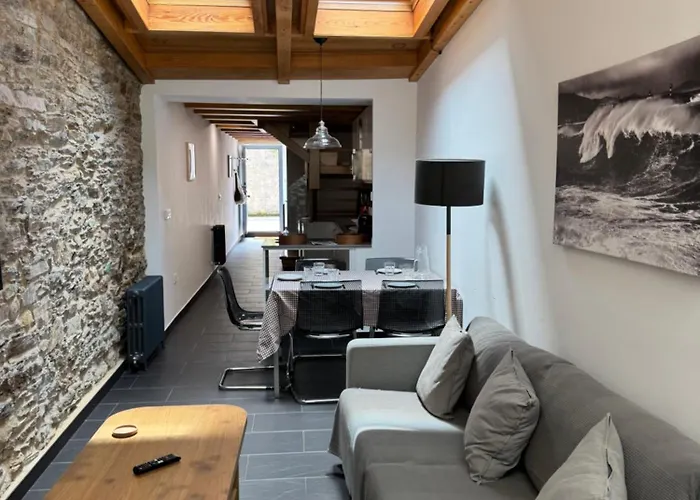 Casa Alameda 23 De Casas Figueiras En Ría Eo-ribadeo Сasa de vacaciones Castropol